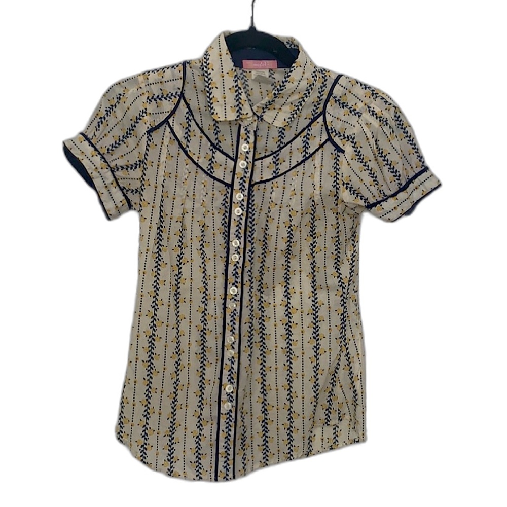 adorable Yellow roses button up